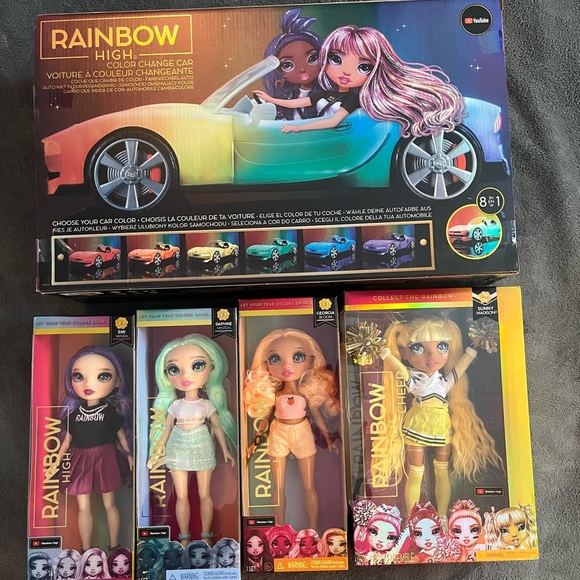 Rainbow High Color Changing Car and 4 Rainbow High Dolls - Picture 2 of 3